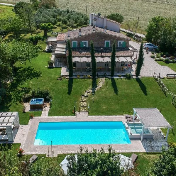 Le Maraclà Country House, hotel in Jesi