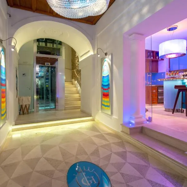 Piccolo Grand Hotel, ξενοδοχείο σε Πίτσο