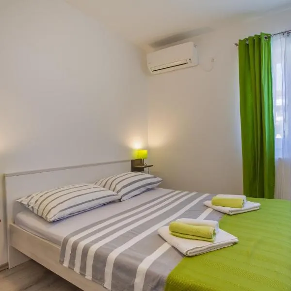 Room Elelina, hotel en Cres