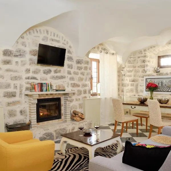 Apartments Zebra、ティヴァトのホテル