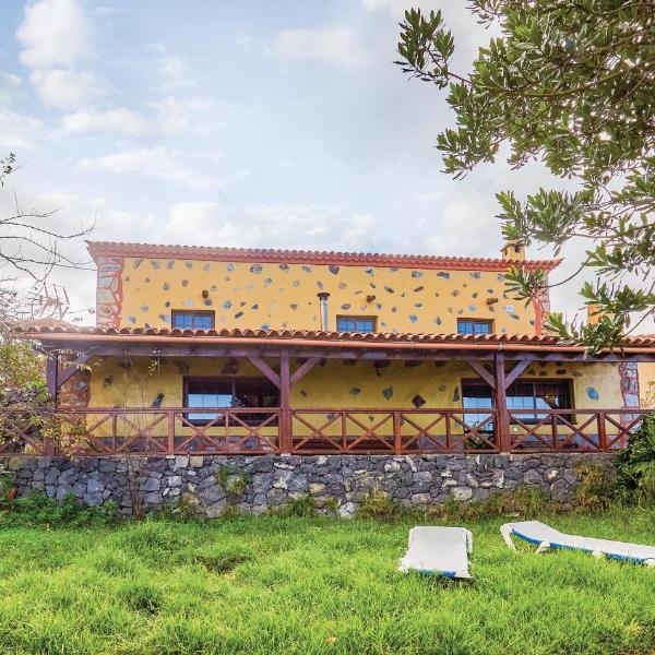 Gorgeous Home In Icod El Alto With Kitchen