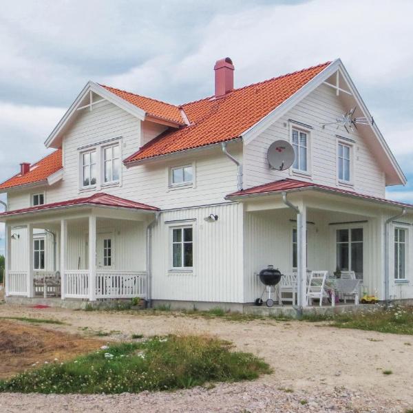 Beautiful Home In Gnosj With 4 Bedrooms