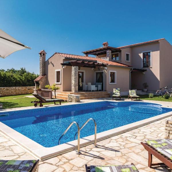 Nice Home In Pula With 4 Bedrooms, Wifi And Outdoor Swimming Pool