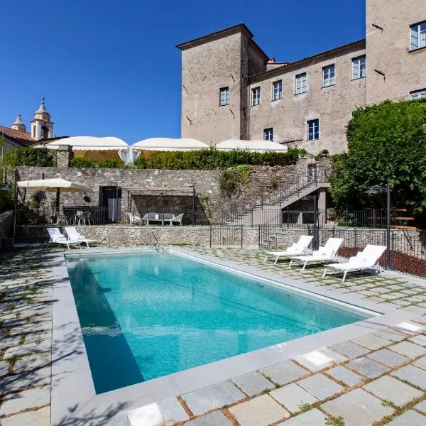 Castello di Pontebosio Luxury Resort、Licciana Nardiのホテル