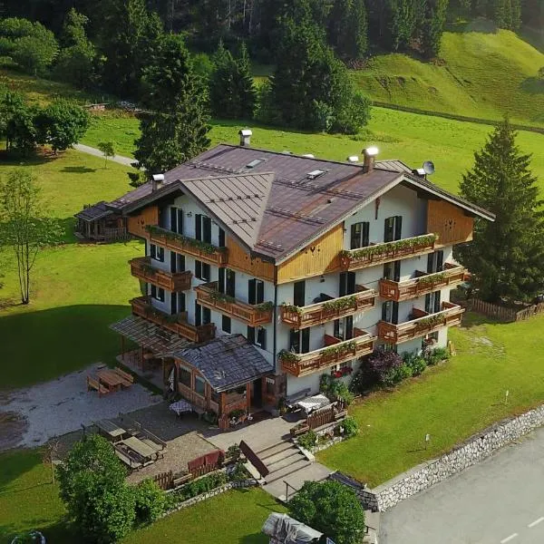 Rifugio Cereda, hotel v destinaci Fiera di Primiero