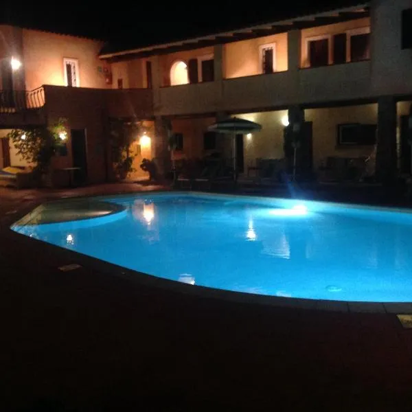 Hotel Villa Gemella, hotel v destinaci Baia Sardinia