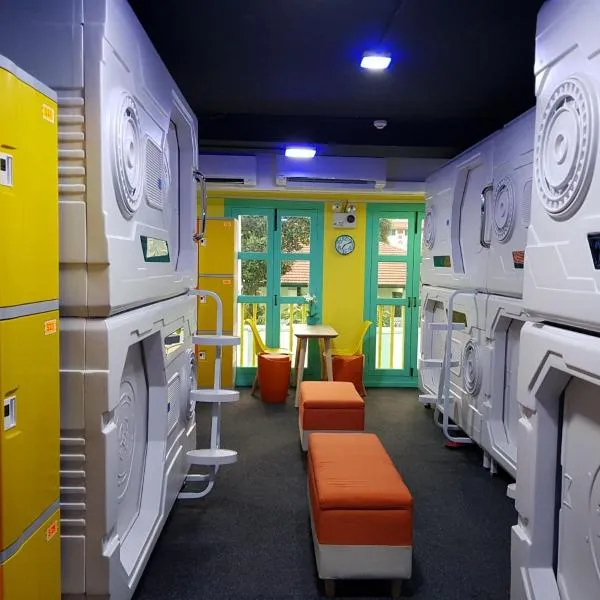 Galaxy Pods @ Chinatown, Hotel in Singapur