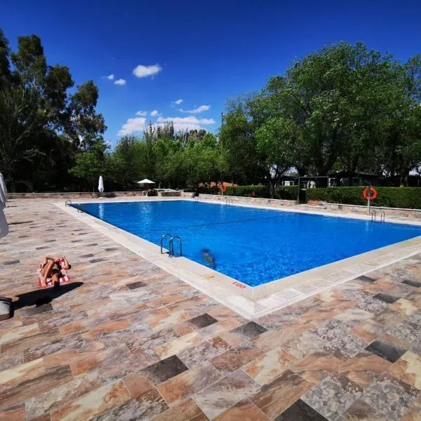 Bungalows Alpha, hotel in Getafe