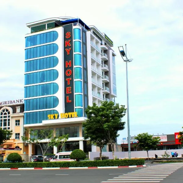 SKY HOTEL, hotel en Hồng Ngự