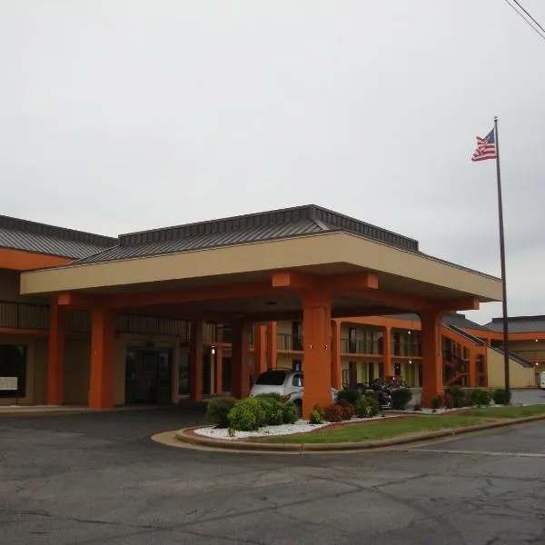 Econo Lodge Inn & Suites Jackson Northwest, Hotel in Jackson