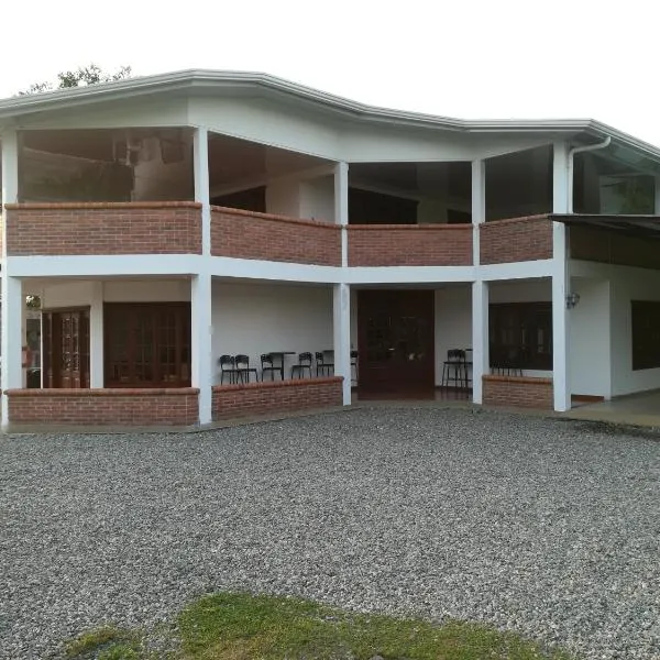 Finca Campestre El Encanto, hótel í Villavicencio