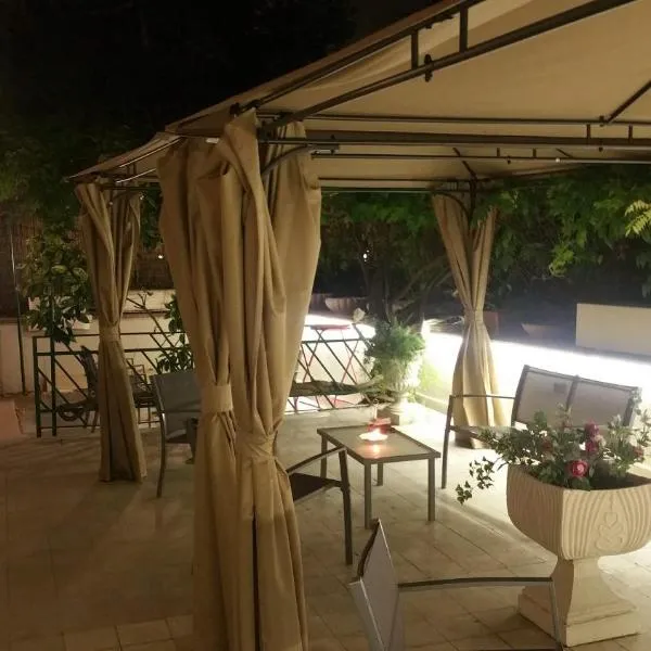 GARDEN HOUSE - Luxury Guest House - Self check-in only, hotel a Roma
