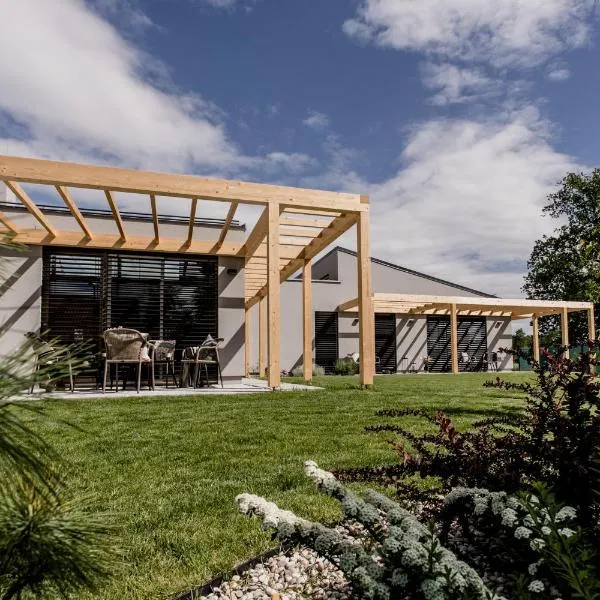 Stylish apartments at Penati Golf Resort, ξενοδοχείο σε Šajdíkove Humence