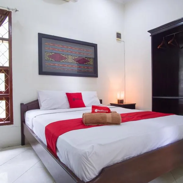 RedDoorz Syariah near Ngade Lake Ternate，位于特尔纳特岛的酒店