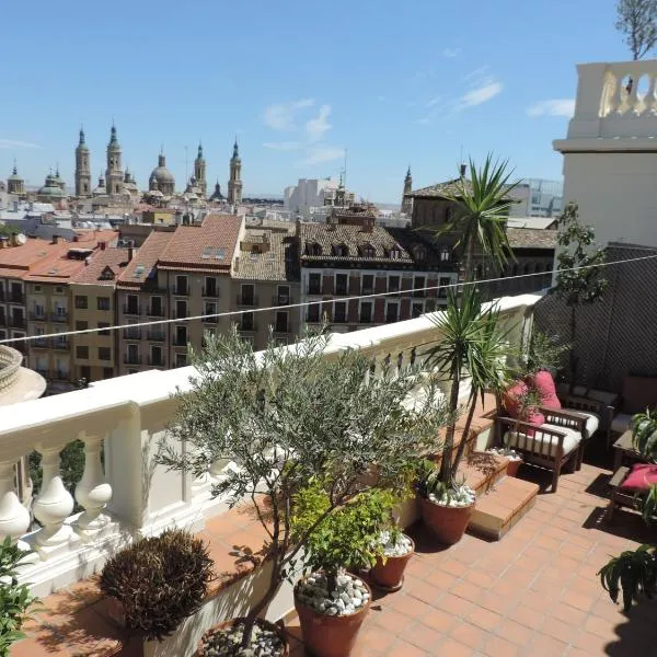 La Balaustrada, con parking incluido，薩拉戈薩的飯店