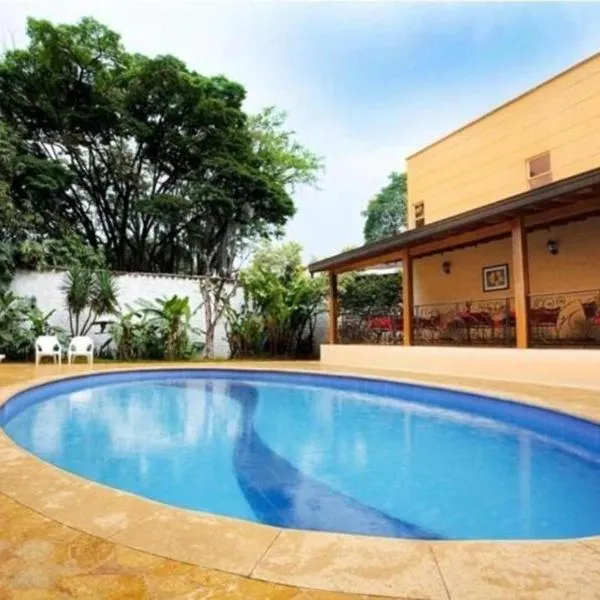 Hotel Portales Del Campestre, hotel v destinaci Medellín