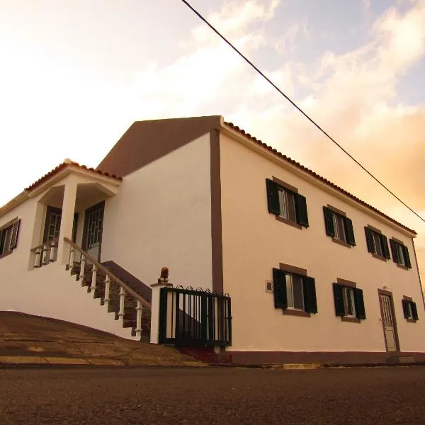 Casa L&M - Refúgio com Horta Biológica Certificada, hotel in Lajes das Flores