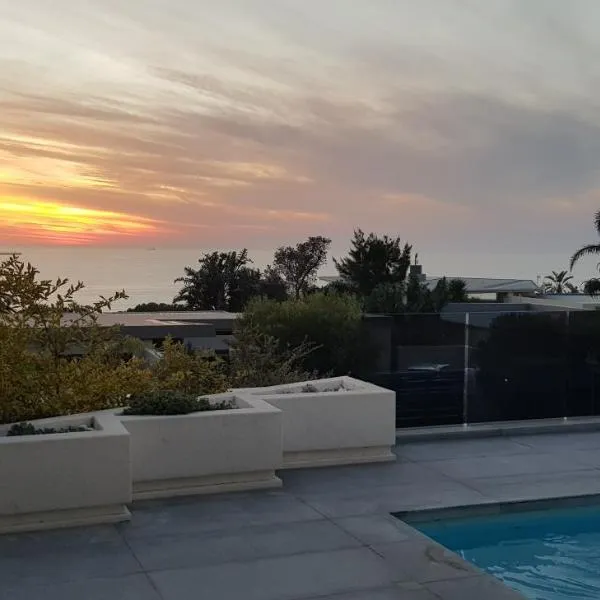 Camps Bay Cosy Accommodation, hotel in Cape Town