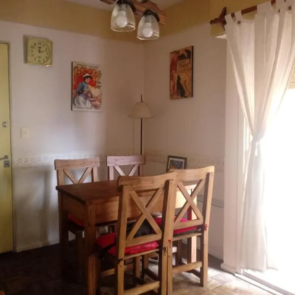 Calido en Parque Lezama, готель у Буенос-Айресі