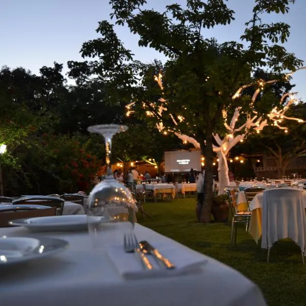 Hostal El Cardenillo, ξενοδοχείο σε Madrigal de la Vera