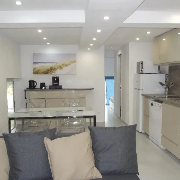 P2 CABINE - LA GRANDE-MOTTE, hotel v destinaci La Grande-Motte