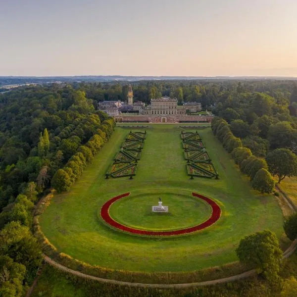 Cliveden House - an Iconic Luxury Hotel，塔普洛的飯店