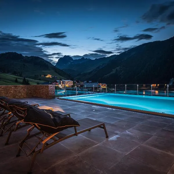 AlpenParks Hotel & Apartment Arlberg Warth mit Pool, hotell sihtkohas Warth am Arlberg