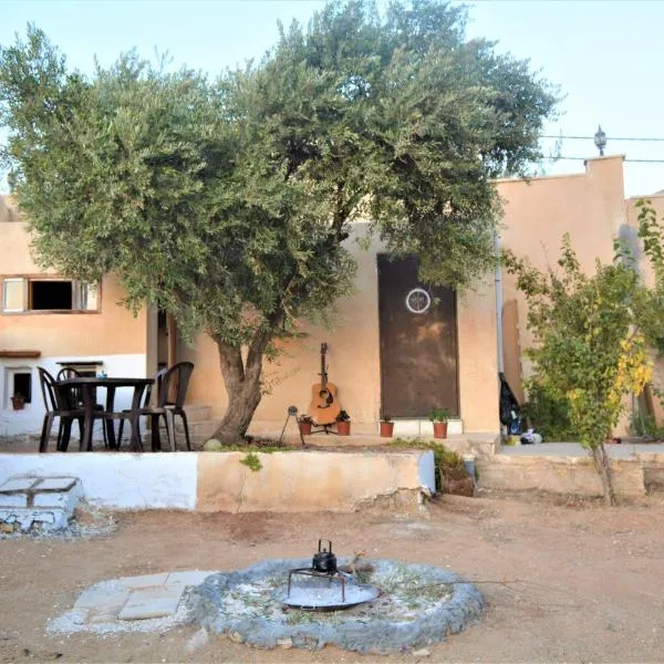 Our Villa's Private Apartments - HQ Budget Stay - Wonderful horizon view of Jerash, ξενοδοχείο σε Γέρασα