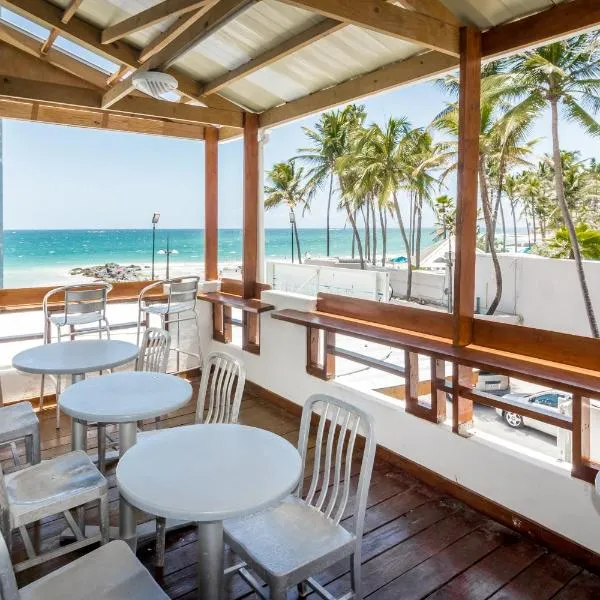 Sandy Beach Hotel, hotel in San Juan