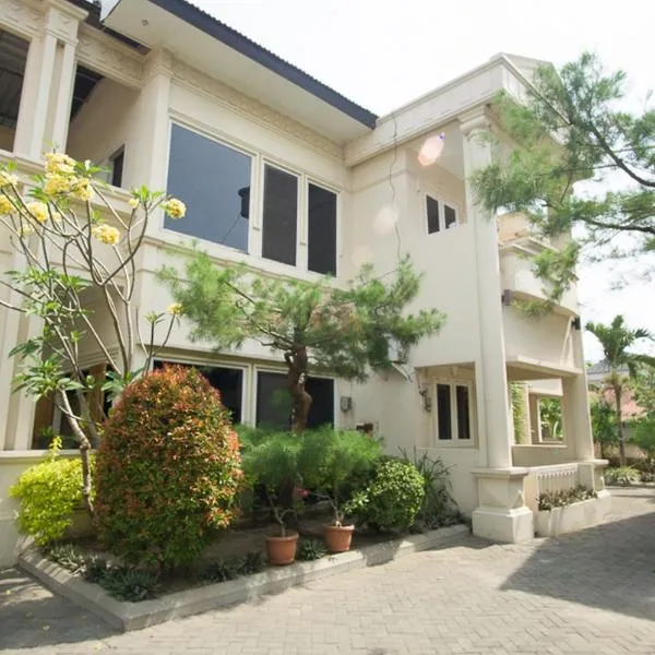 RedDoorz near Rumah Sakit Baptis Kediri, hotel v destinaci Kediri