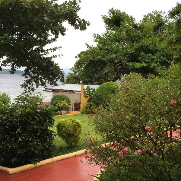 Eagles Nest Beach Resort,位于达沃市的酒店