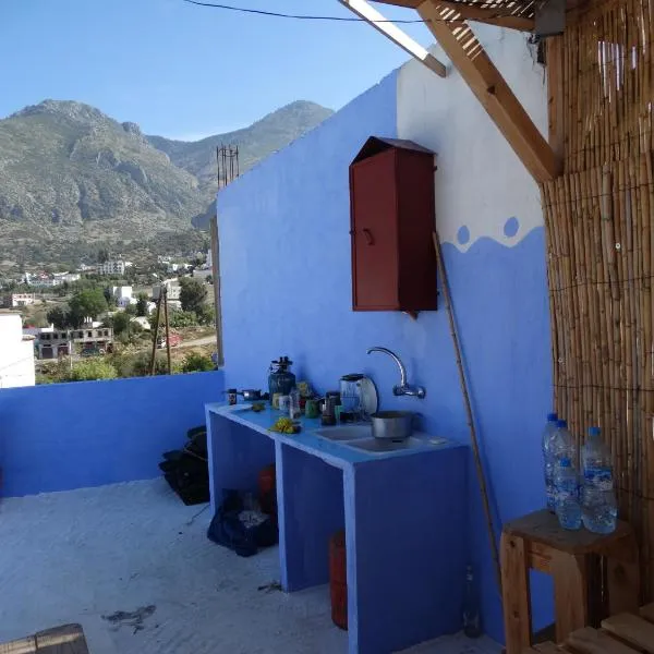 AliBaba Apartment Hostel Bamboo Rooftop Room, hotel en Chefchaouen