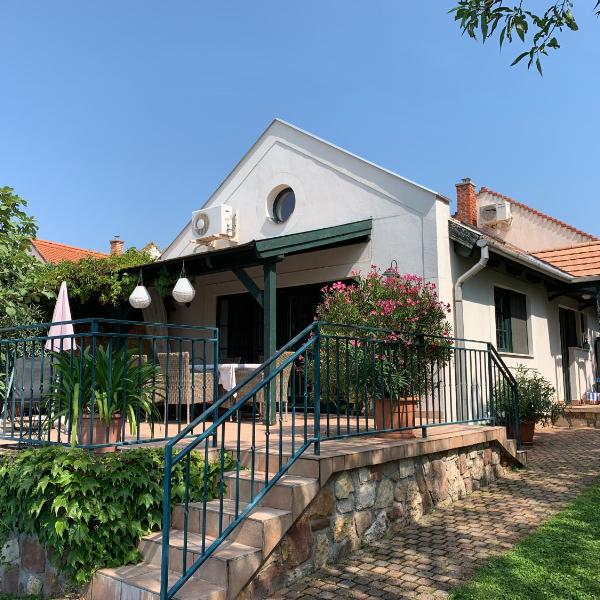 Mandula House