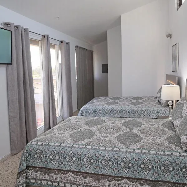 Itza-Bella Suites, khách sạn ở Isabela