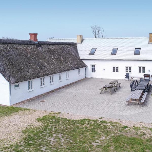 16 Bedroom Cozy Home In Blvand