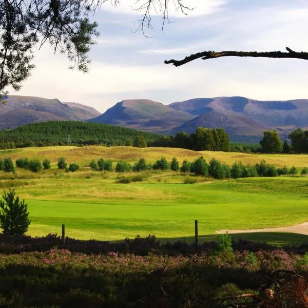 Silverglades Holiday Homes, hotel di Aviemore