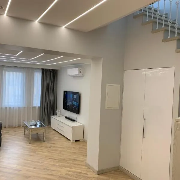 Roof terrace apartment, hotel en Panevėžys