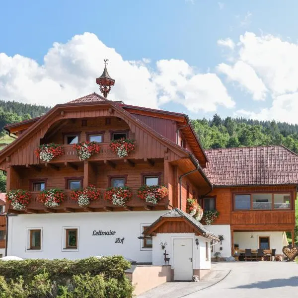 Lettmaierhof, hotel v Hausu