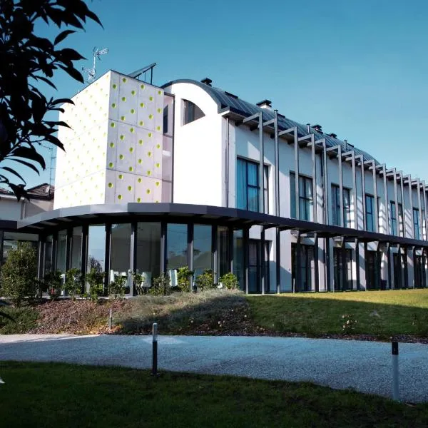 Mxp Rooms Guest House, hotel in Cardano al Campo