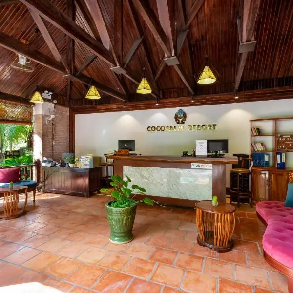 Coco Palm Beach Resort, hotel v Duong Dongu