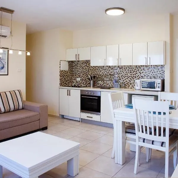 Apartments4you Bally, hotel in Bat Yam