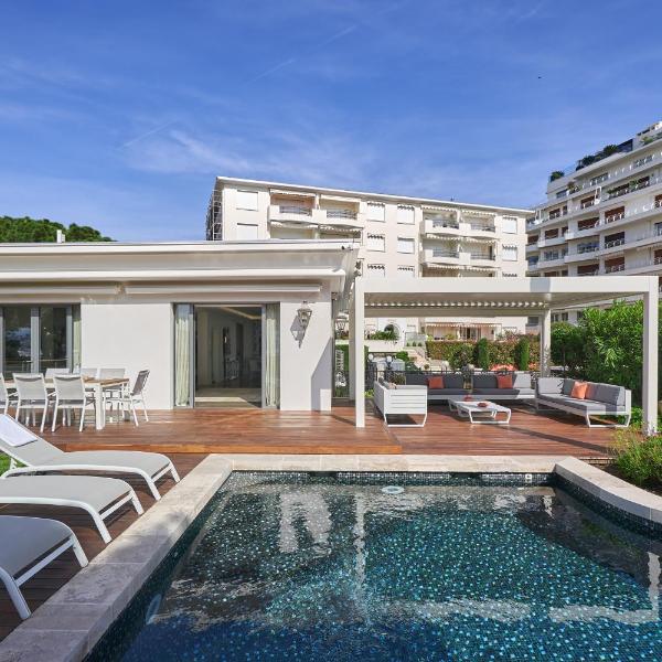 FRGK"Contemporary Villa on the Croisette with Stunning Sea Views & Private Pool!!!