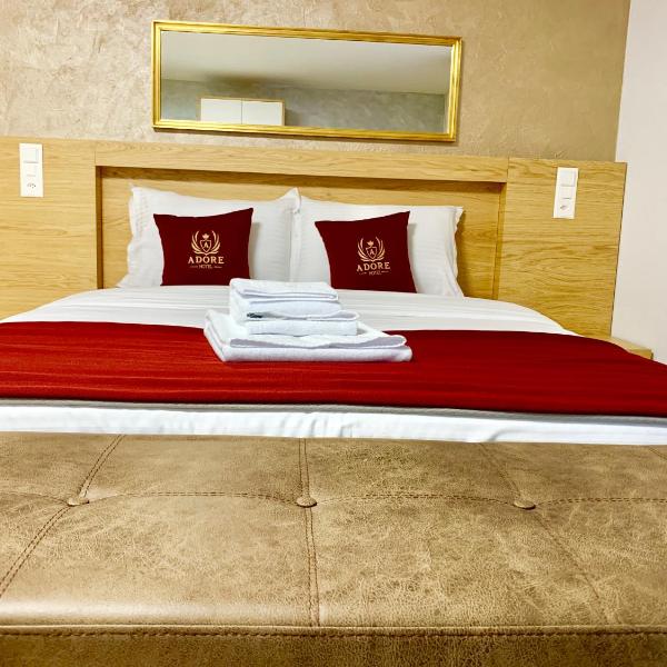 Hotel Adore