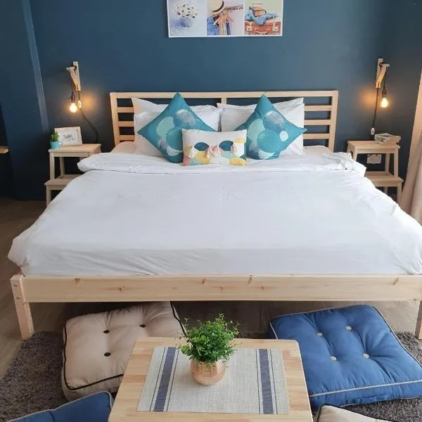 Thira House, ξενοδοχείο στην Παραλία Καρόν