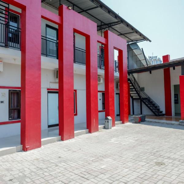 RedDoorz Syariah near Alun Alun Tegal
