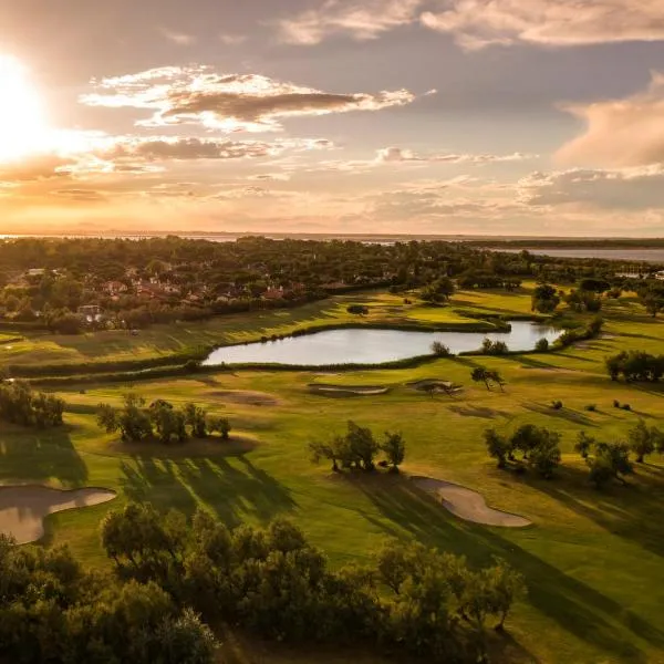 Isola di Albarella Golf Hotel، فندق في ايزولا ألباريلا