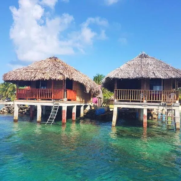 San Blas Islands - Private Cabin Over-the-Ocean including Meals, hotel em Mandinga