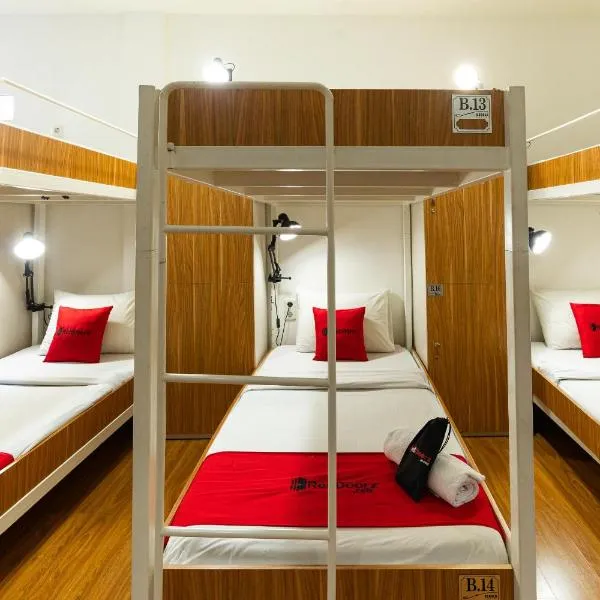 RedDoorz Hostel @ Dago 2，位于万隆的酒店