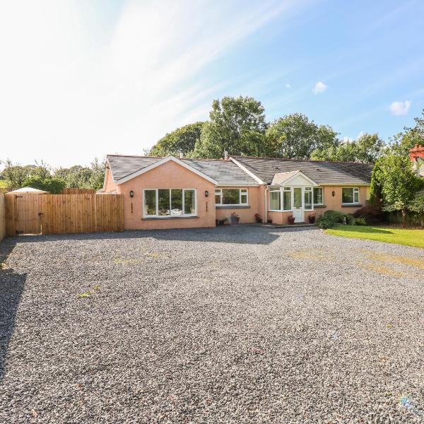 1 Homecroft Bungalows