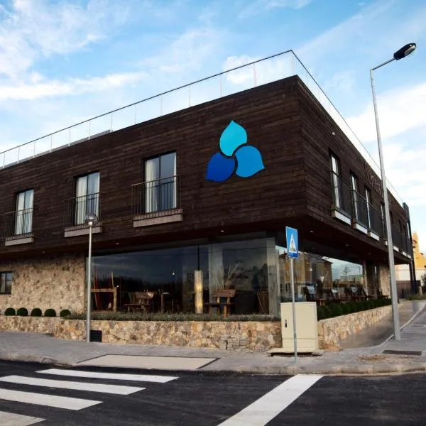 Surfers Lodge Peniche, hotel v destinaci Peniche